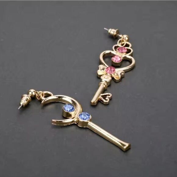 Sailor Moon Gold Key Charm Earrings - Picture 2 of 4
